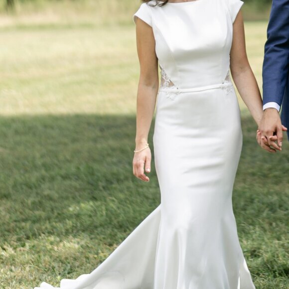 Mikaella 2250 Wedding Gown Size 10 Crepe - Picture 7 of 9